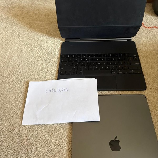 Apple iPad Pro 12.9 inch 5th Gen 2021 - Unlocked, 256 GB, Gray
