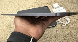 Mint
													Apple iPad Pro 13" (M4) 2024 - Unlocked, Black, 512 GB, 8 GB, A2926, Standard Glass, photo 4 of 12