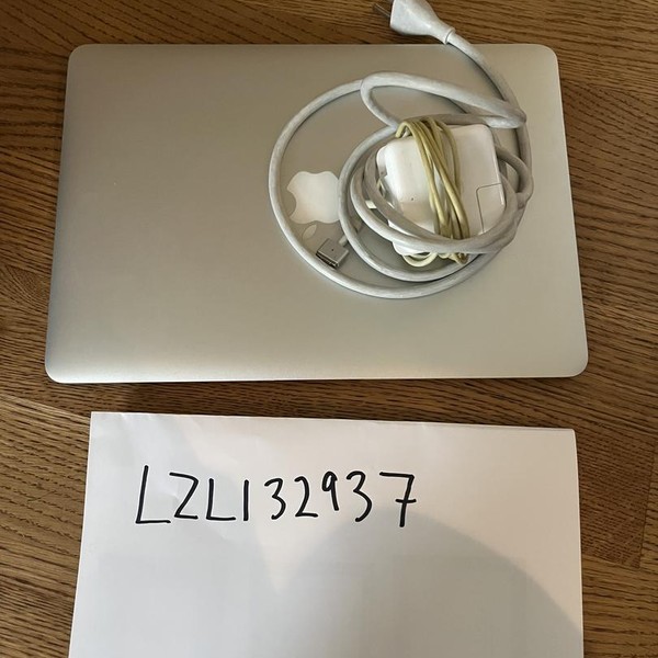 MacBook Air 2015 - 13 inch - 128 GB, Silver, 8 GB