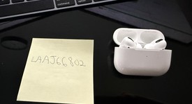 Used
													Apple AirPods Pro - Wireless Case, photo 1 of 8