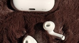 Used
													Apple AirPods Pro 2 - Lightning, photo 2 of 5