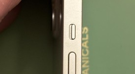 Good
													Apple iPhone 13 - Unlocked, Starlight, 128 GB, A2482, photo 6 of 6