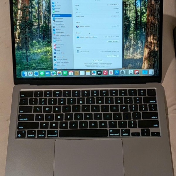 MacBook Air 2022 (M2) - 13 inch - 256 GB, Gray, 8 GB, Apple M2