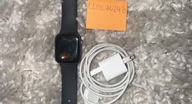 Good
													Apple Watch Series 5 40mm - AT&T, Silver, A2094 Cellular, Aluminum, photo 1 of 4