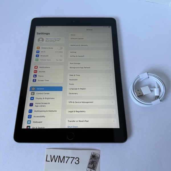 Apple iPad 6th Gen - Unlocked, 32 GB, Gray, A1954