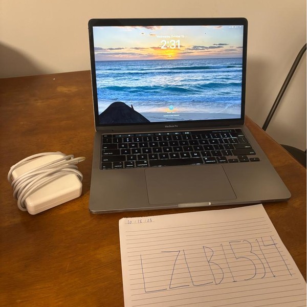 MacBook Pro 2020 - 13 inch - 256 GB, Silver, 8 GB, Intel Core i5