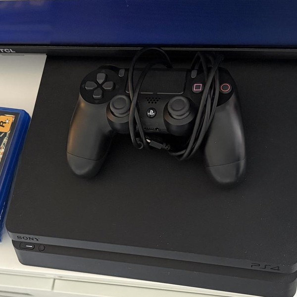 PlayStation 4 Slim - 500 GB, Black