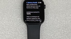 Good
													Apple Watch SE 1st Gen 44mm - Unlocked, Gray, A2354 - Cellular, Aluminum, photo 4 of 9