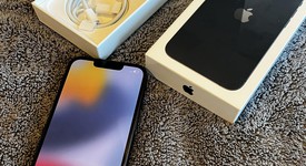 Mint
													Apple iPhone 13 - Xfinity, Midnight, 128 GB, A2482, photo 3 of 5