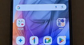 Good
													Motorola Razr (2024) - Unlocked, Gray, 256 GB, 8 GB, photo 1 of 8