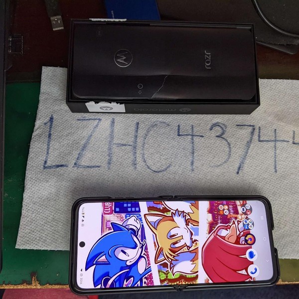 Motorola Razr (2023) - Unlocked, 128 GB, Lilac, 8 GB