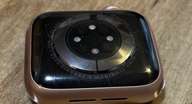 Fair
													Apple Watch Series 6 40mm - Gold, A2291 - GPS, Aluminum, photo 3 of 9