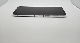 Fair
													Samsung Galaxy Z Flip3 5G - Unlocked, White, 256 GB, 8 GB, SM-F711U1, Thom Browne Edition, photo 4 of 6
