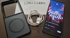 Good
													Motorola Razr Plus (2025) - Unlocked, PANTONE Mocha Mousse, 256 GB, 12 GB, photo 1 of 7