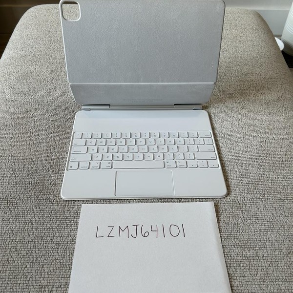 Apple Magic Keyboard for iPad - White