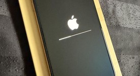 Good
													Apple iPhone Xs Max - Unlocked, Gold, 64 GB, A1921, photo 5 of 11