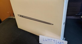 New
													MacBook Air 2020 - 13" - Apple M1, Silver, 256 GB, 8 GB, photo 1 of 5