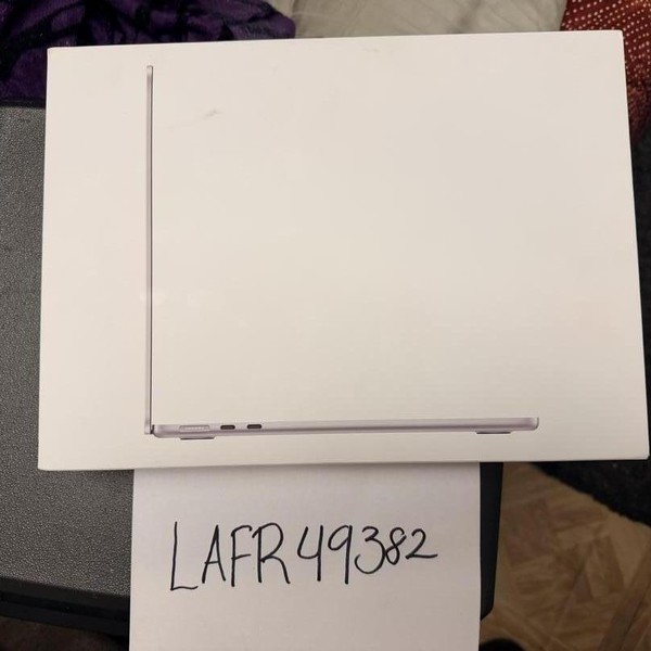 MacBook Air 2025 (M4) - 13 inch - 256 GB, Silver, 16 GB, Apple M4