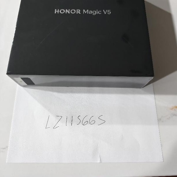 Honor Magic V5 - Unlocked Non-US, Black, 512 GB, 16 GB