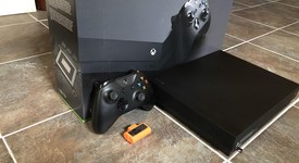 Mint
													Xbox One X (2017) - Black, Standard, photo 5 of 6