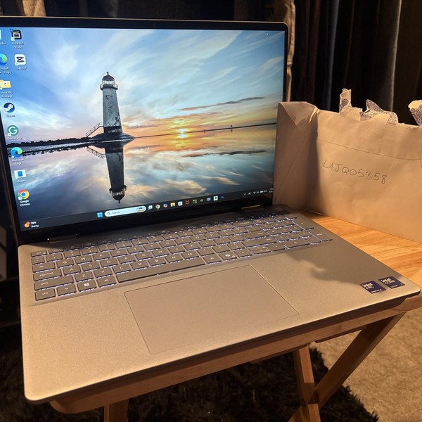 Dell 16 Plus (2025) - 1 TB, Ice Blue, 16 GB, AMD Ryzen AI 7, DB16255, QHD+ Plus