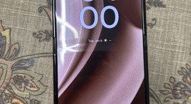 Good
													Motorola Razr Plus (2025) - Unlocked, PANTONE Mocha Mousse, 256 GB, 12 GB, photo 4 of 10