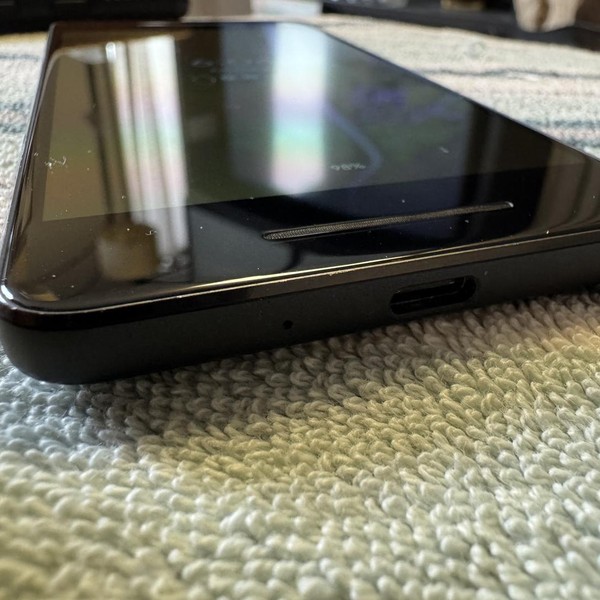 Google Pixel 2 - Verizon, Black, 64 GB, Verizon Edition