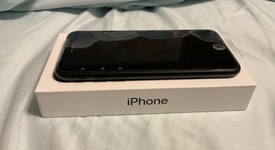 Mint
													Apple iPhone SE 3rd Gen 2022 - Unlocked, Midnight, 128 GB, A2595, photo 3 of 7