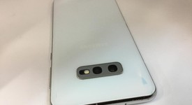 Good
													Samsung Galaxy S10e - Unlocked Non-US, White, 256 GB, 8 GB, SM-G970W, photo 3 of 3