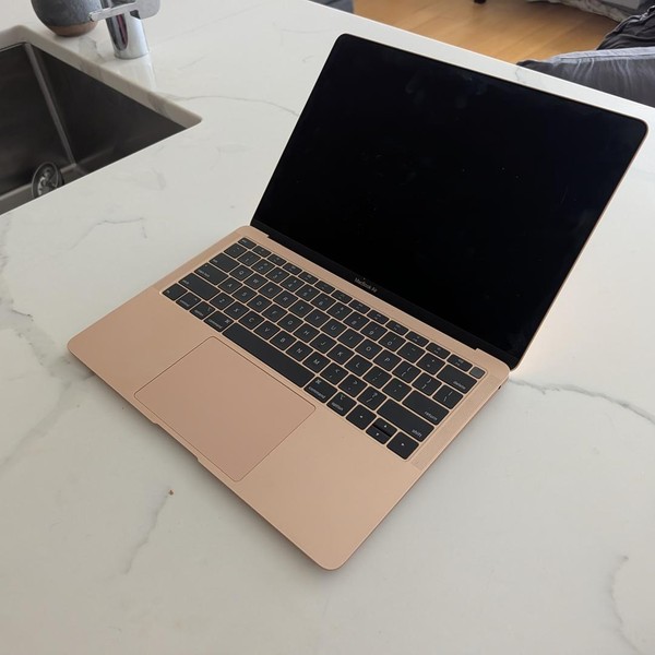 MacBook Air 2018 - 13 inch - 256 GB, Gold, 8 GB, Intel Core i5