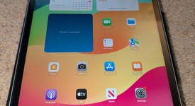 Mint
													Apple iPad Pro 11" 4th Gen 2022 - Wi-Fi, Silver, 128 GB, photo 2 of 10