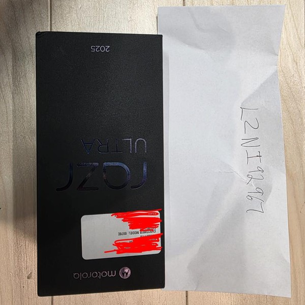 Motorola Razr Ultra (2025) - Unlocked, 512 GB, PANTONE Rio Red, 16 GB