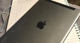 Good
													Apple iPad Air - Wi-Fi, Gray, 32 GB, photo 3 of 9