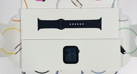 New
													Apple Watch SE 3rd Gen 44mm - Unlocked, Midnight, A3328 - Cellular, photo 2 of 5