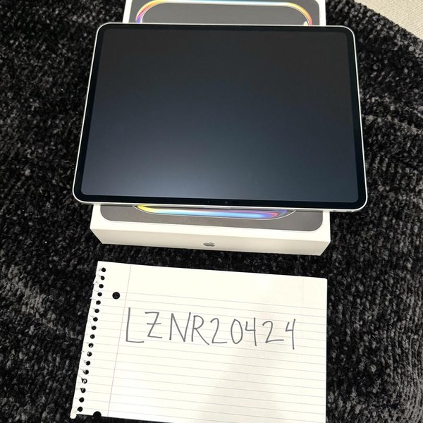 Apple iPad Pro 13 inch (M4) 2024 - Wi-Fi, 1 TB, Silver, 16 GB, A2925, Nano-texture Glass