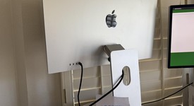 Mint
													Apple Studio Display 2022 - Nano-texture Glass, Tilt and Height Adjustable Stand, photo 2 of 7