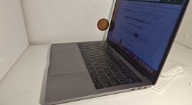 Fair
													MacBook Pro 2017 (With Touch Bar) - 13" - I5, Gray, 256 GB, 8 GB, photo 5 of 15