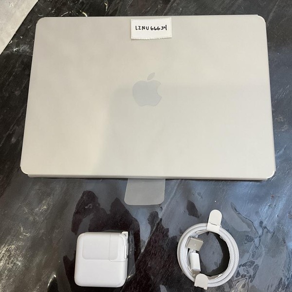 MacBook Air 2025 (M4) - 13 inch - 256 GB, Starlight, 16 GB, Apple M4