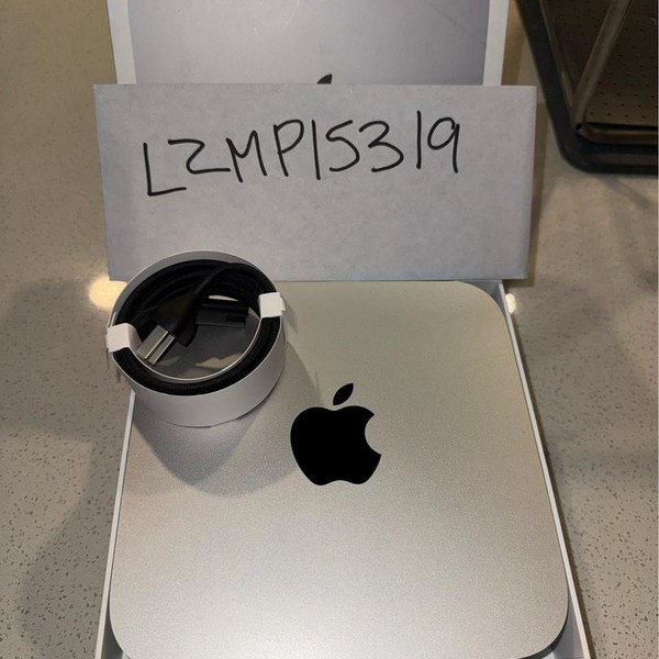 Mac mini 2023 - 256 GB, 8 GB, Apple M2, 1 Gigabit Ethernet