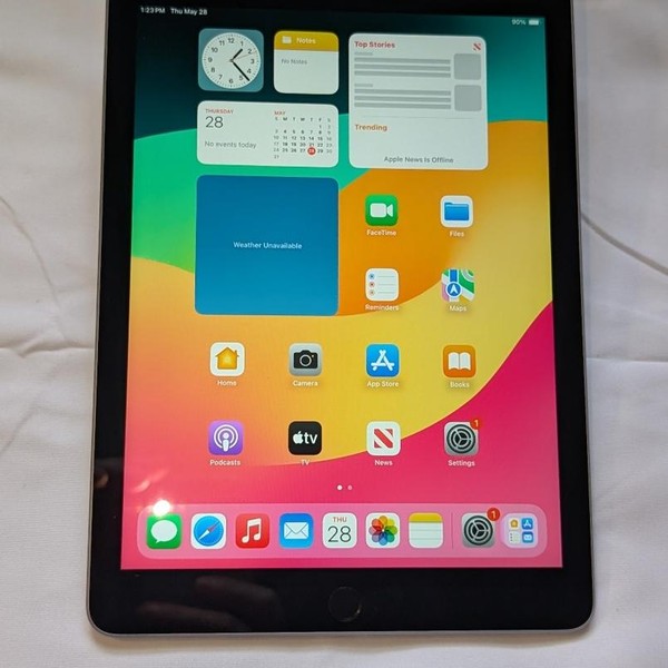 Apple iPad (6th Gen) - Wi-Fi, 128 GB, Gray, A1893