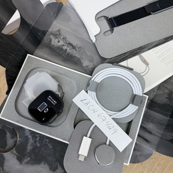 Apple Watch Ultra 3 49mm - Unlocked, Natural, A3281, Hermes