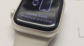 Good
													Apple Watch Series 9 41mm - Unlocked, Starlight, A2982 - Cellular, Aluminum, photo 1 of 5