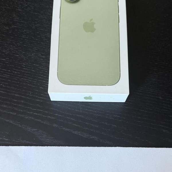 Apple iPhone 17 - AT&T, 256 GB, Sage, A3258