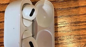 Used
													Apple AirPods Pro - Wireless Case, photo 2 of 14