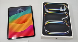 Good
													Apple iPad Pro 11" (M4) 2024 - Unlocked, Black, 256 GB, 8 GB, A2837, Standard Glass, photo 2 of 7