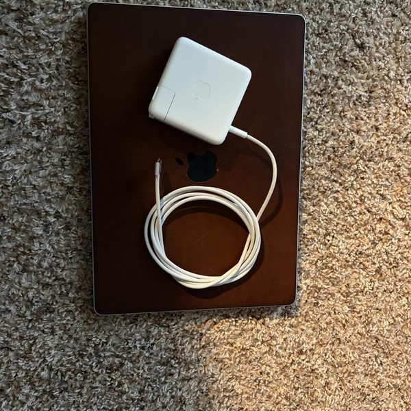 MacBook Pro 2021 - 14 inch - 1 TB, Silver, 16 GB, Apple M1 Pro 10-core