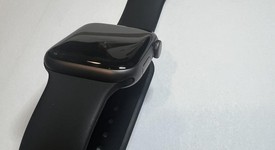 Good
													Apple Watch Series 4 44mm - Verizon, Gray, A1976 - Cellular, Aluminum, photo 3 of 8