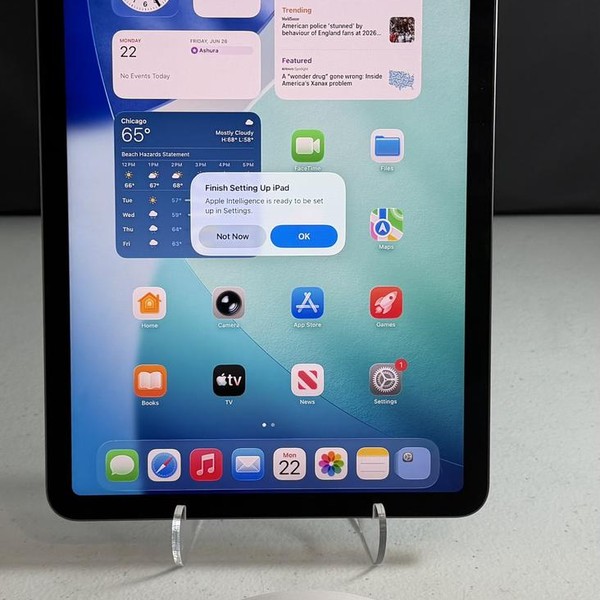 Apple iPad Air (5th Gen) - Wi-Fi, 64 GB, Gray, A2588