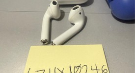 Used
													Apple AirPods 2nd Gen - Lightning Case, photo 4 of 12