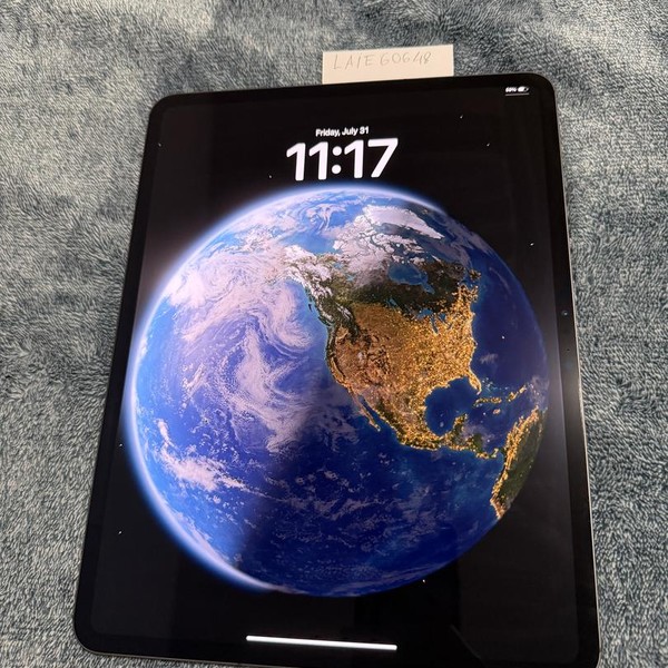 Apple iPad Pro 13 inch (M4) 2024 - Unlocked, 256 GB, Black, 8 GB, A2926, Standard Glass